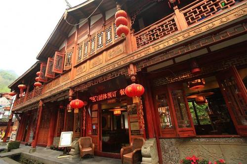 成都適合夏天搞團建的地方，涼快又避暑，青城后山華冠山莊